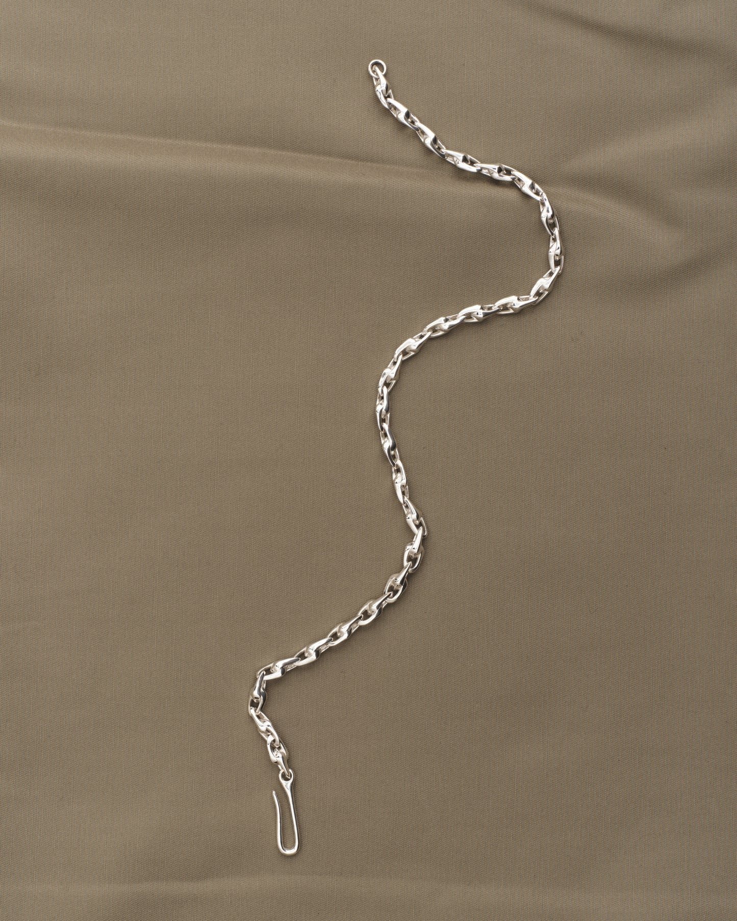 3リッジネックレス