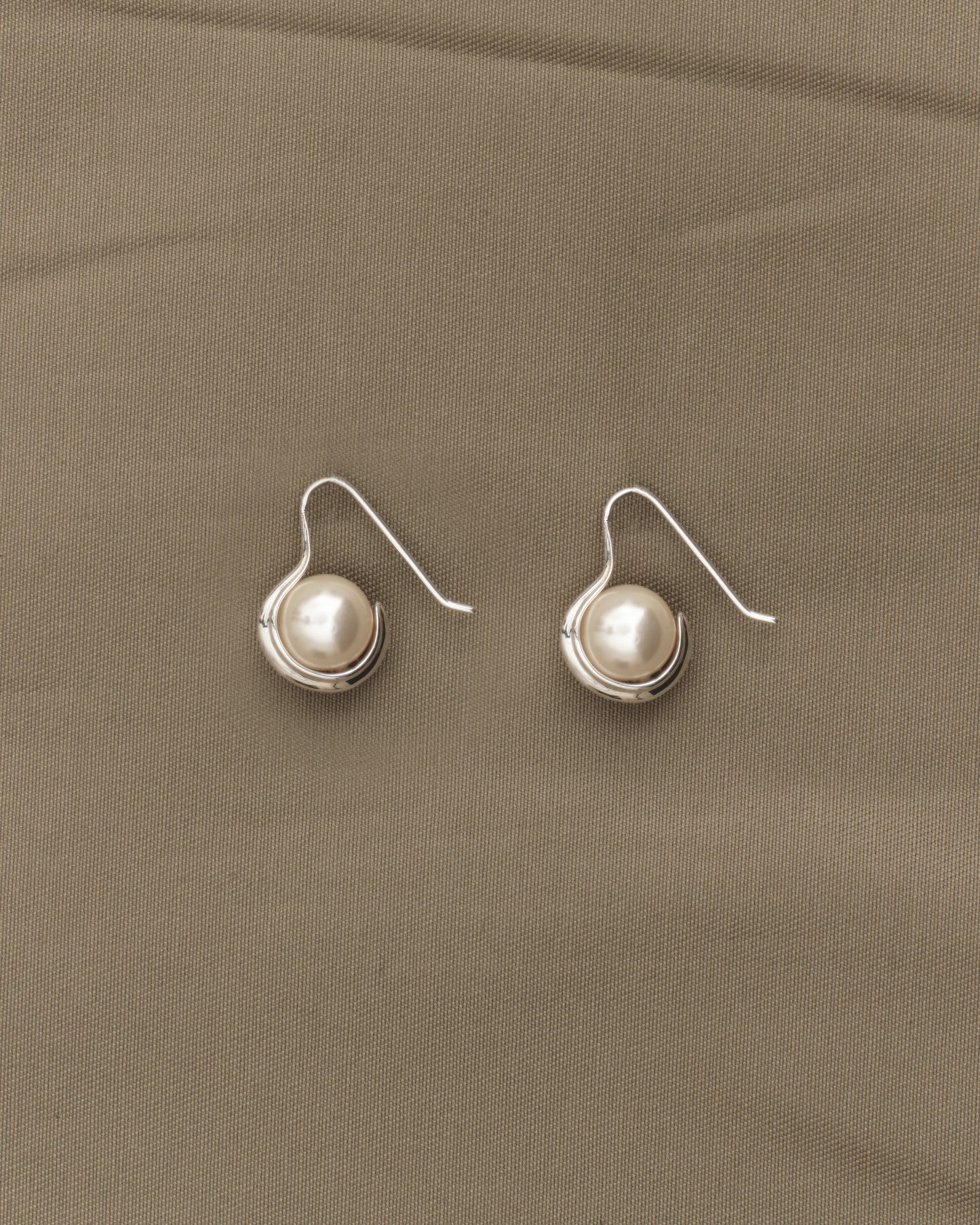 Hook Pearl Earring