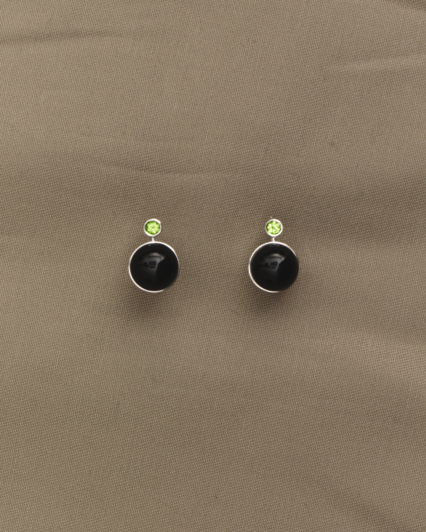 Large Noir Spheres