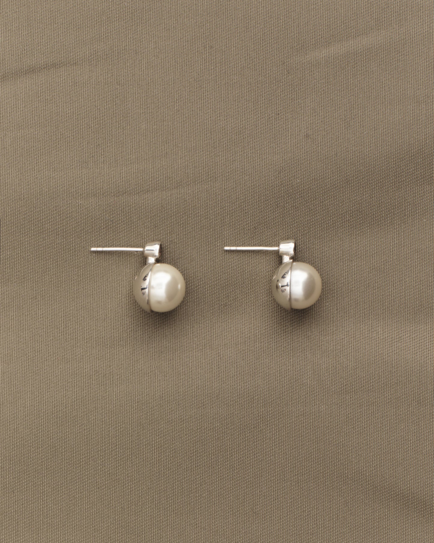 オニキス付きロブスターイヤリング